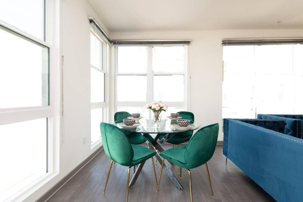 Centrally Located Apartments With Free Parking Glendale Bagian luar foto