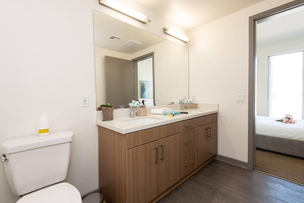 Centrally Located Apartments With Free Parking Glendale Bagian luar foto